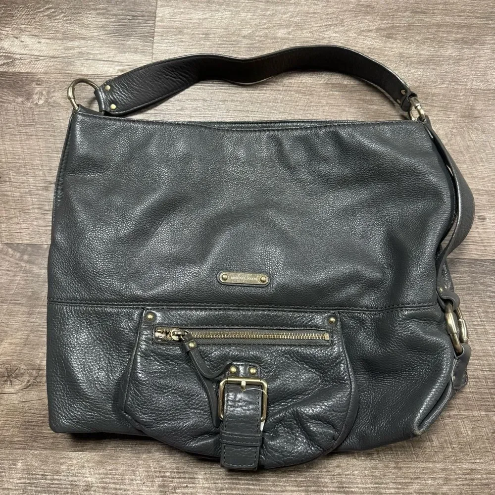 Michael Kors Austin Hobo Bag In Grey Pebbled Leather
